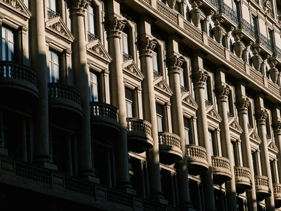 How to Build a Luxury Lifestyle Without Being Rich